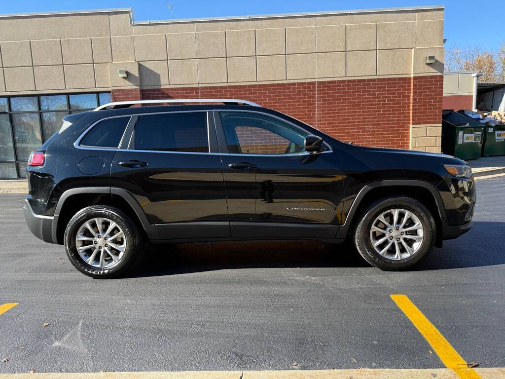 2019 Jeep Cherokee for sale at Deals & Trades in Aurora, IL