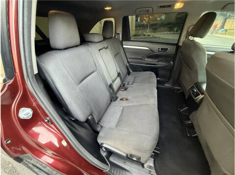 2017 Toyota Highlander LE