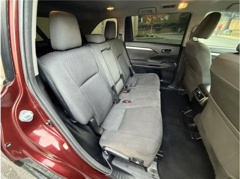 2017 Toyota Highlander LE