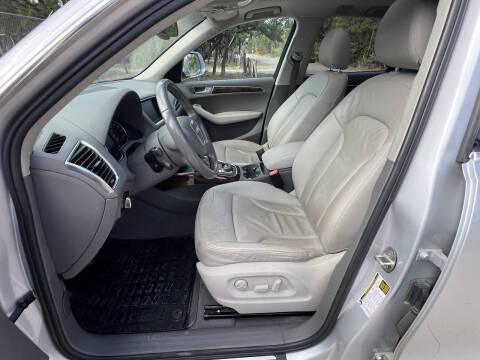 2011 Audi Q5 2.0T quattro Premium Plus