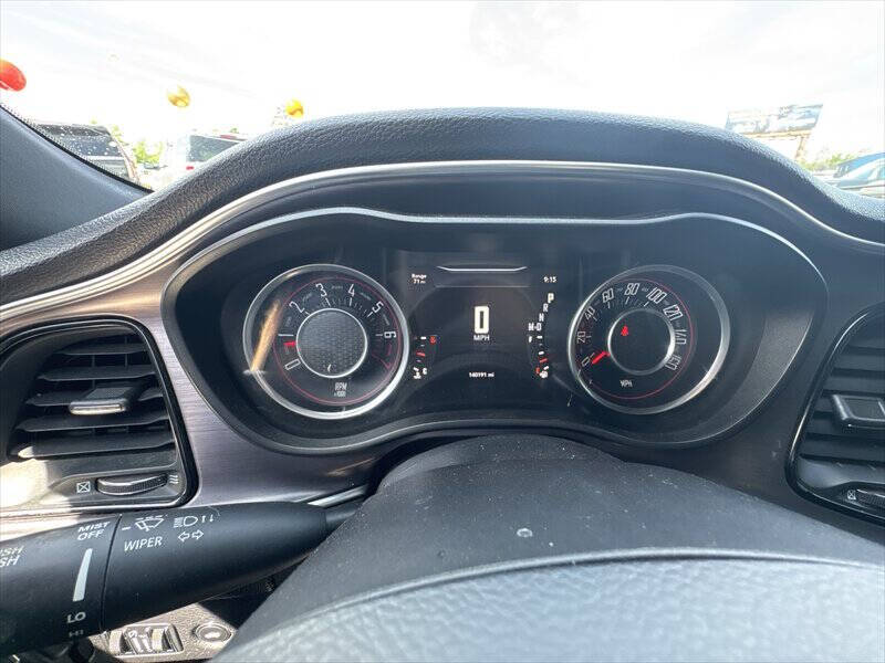 2015 Dodge Challenger SXT