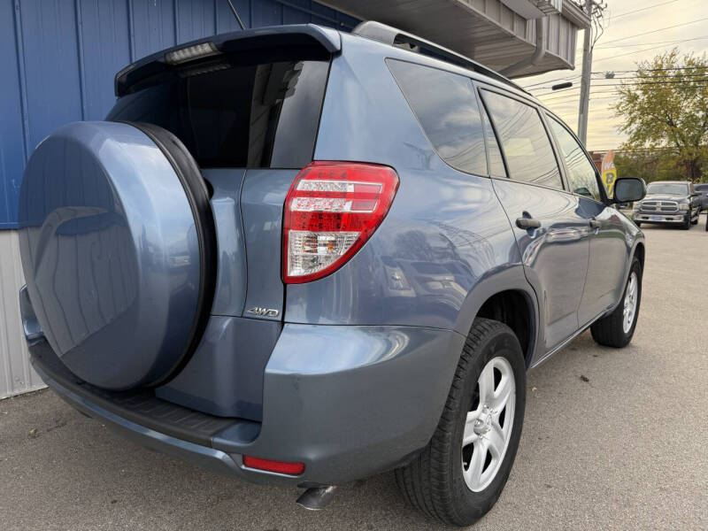 2009 Toyota RAV4 Base photo 2