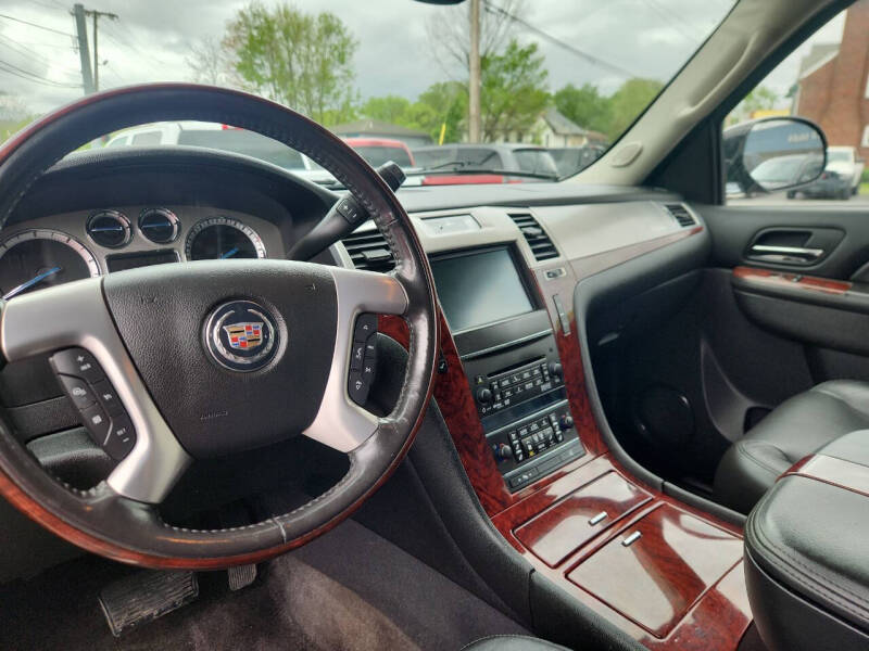 2011 Cadillac Escalade Premium