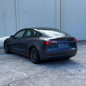 2021 Tesla Model 3 Standard Range Plus