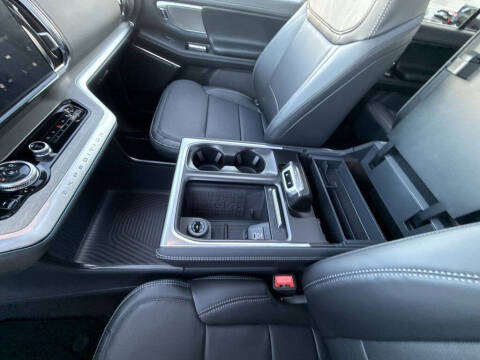 2025 Ford Expedition Platinum