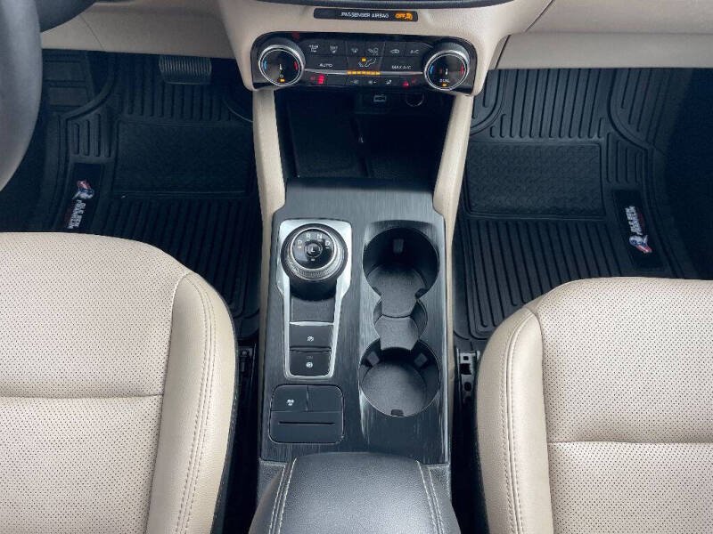 2022 Ford Escape Hybrid SEL