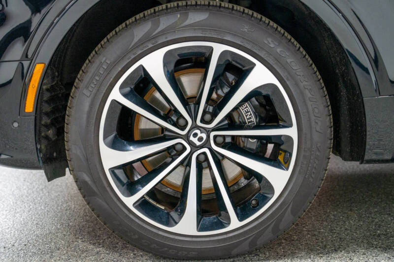 2024 Bentley Bentayga EWB