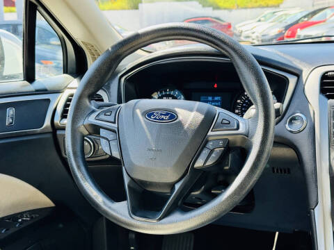 2017 Ford Fusion S