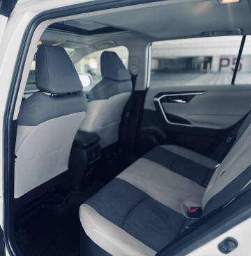 2020 Toyota RAV4 Hybrid XLE