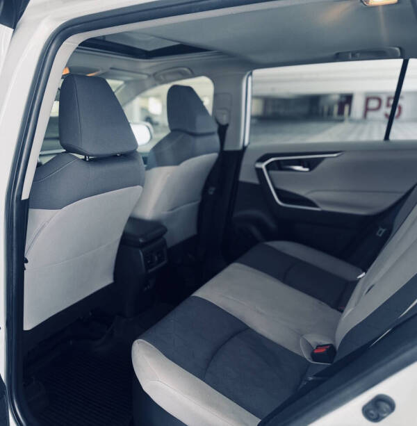 2020 Toyota RAV4 Hybrid XLE