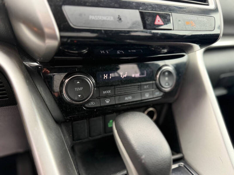 2019 Mitsubishi Eclipse Cross ES