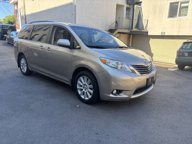 2017 Toyota Sienna XLE 7-Passenger