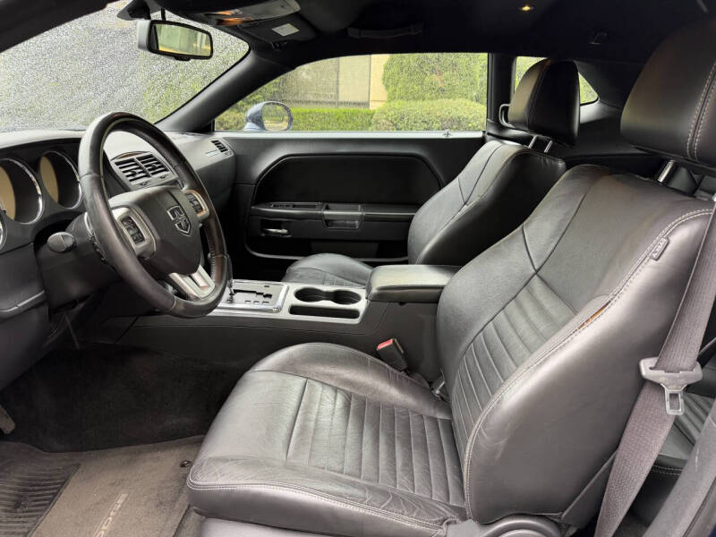 2013 Dodge Challenger R/T Plus