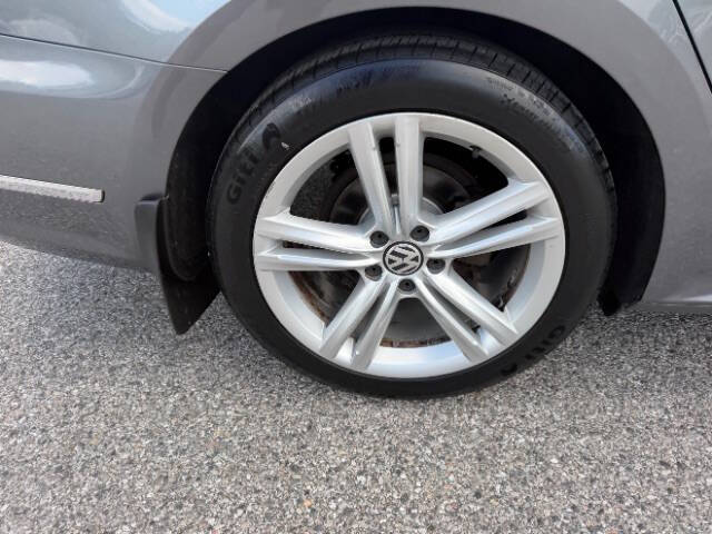 2012 Volkswagen Passat TDI SEL Premium