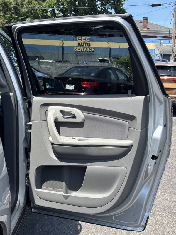 2010 Chevrolet Traverse LS