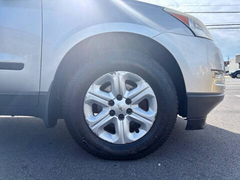 2011 Chevrolet Traverse LS