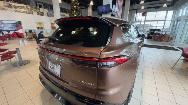 2025 Toyota Crown Signia Limited