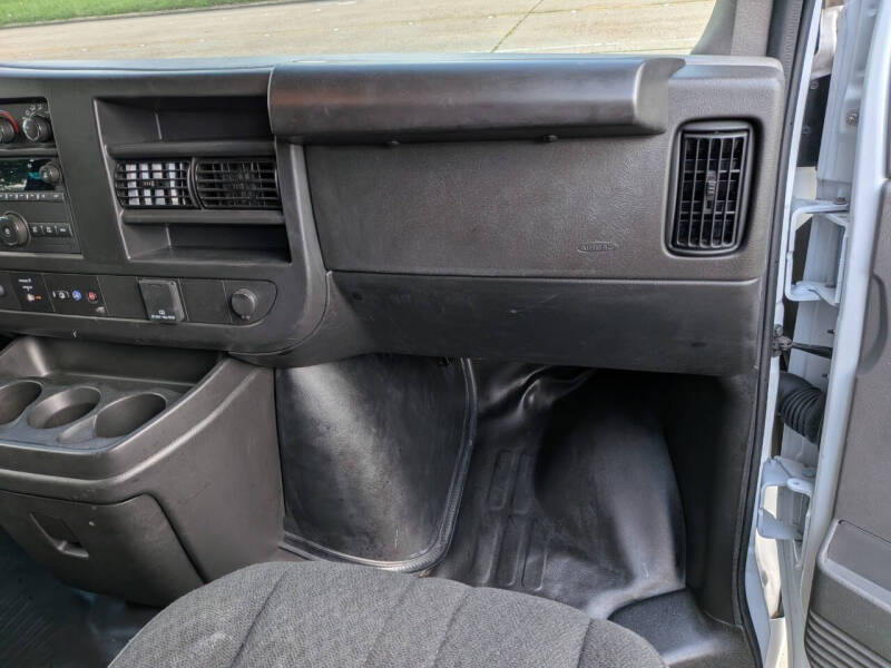 2025 Chevrolet Express 2500