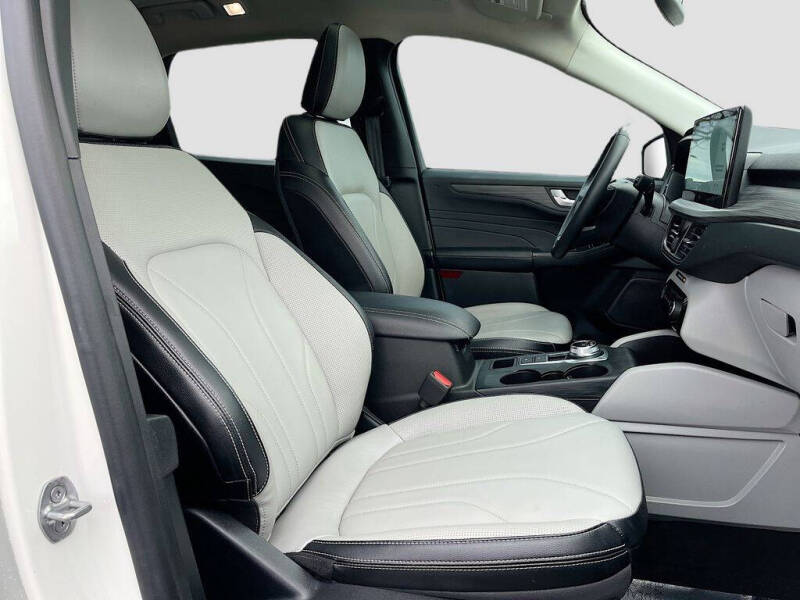 2025 Ford Escape Platinum