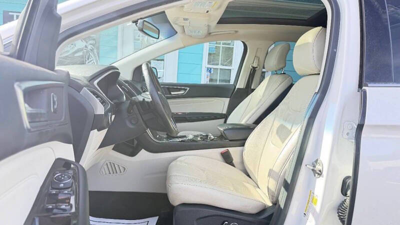 2017 Ford Edge Titanium