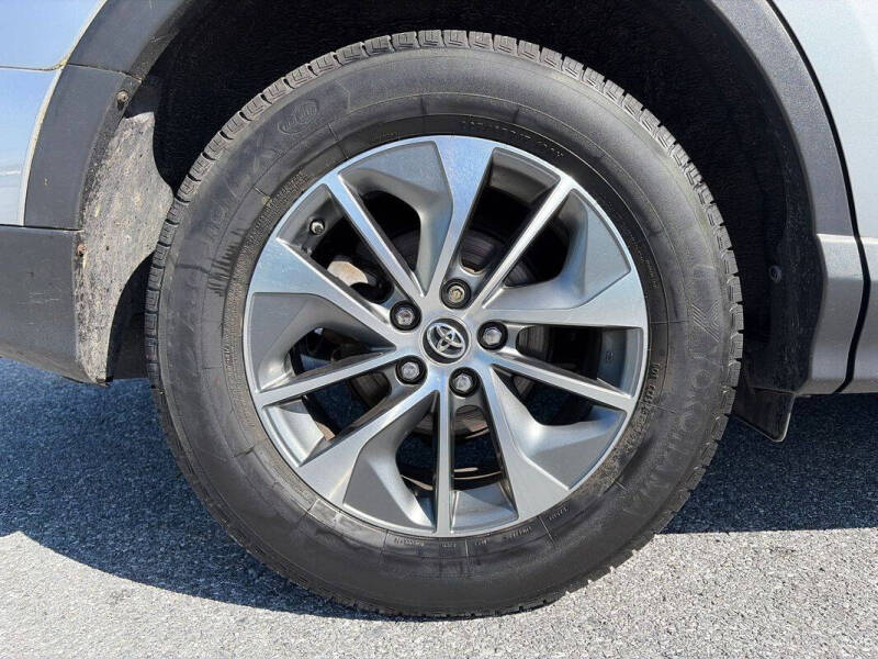 2018 Toyota RAV4 Hybrid XLE