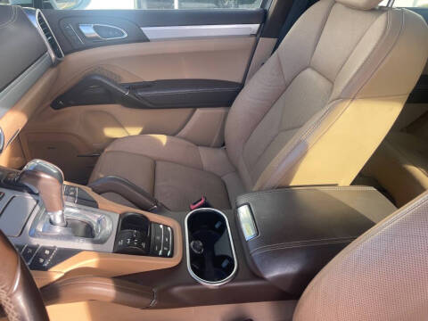 2018 Porsche Cayenne Platinum Edition