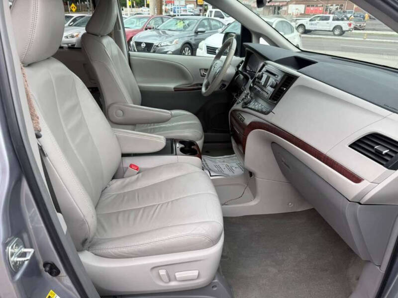 2013 Toyota Sienna