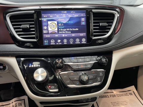 2020 Chrysler Pacifica Limited 35th Anniversary