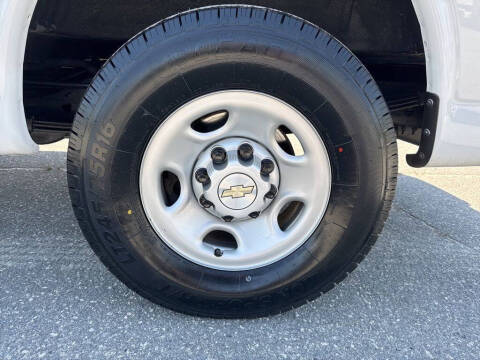 2023 Chevrolet Express 2500