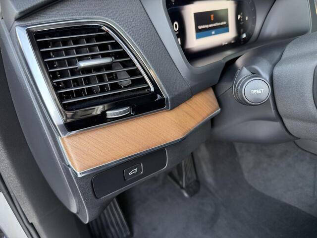 2024 Volvo XC90 B6 Plus Bright Theme 7P