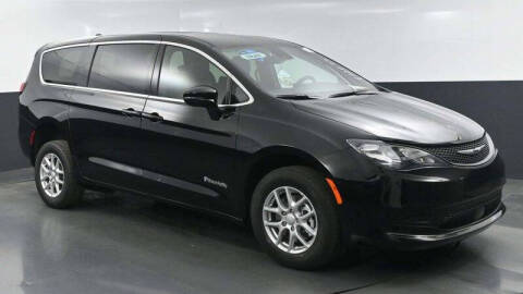 2025 Chrysler Voyager LX