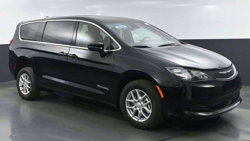 2025 Chrysler Voyager LX