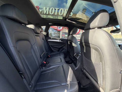 2012 Audi Q5 3.2 quattro Premium Plus