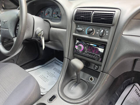 2004 Ford Mustang