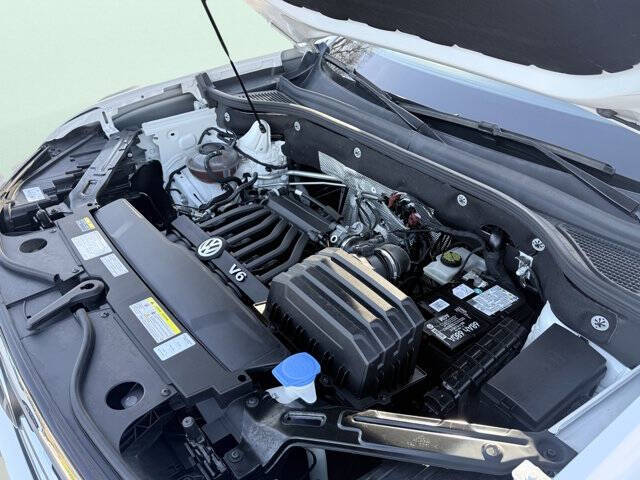 2021 Volkswagen Atlas Cross Sport V6 SE R-Line