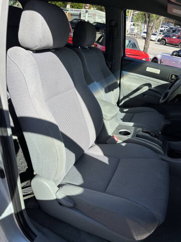 2005 Toyota Tacoma PreRunner V6