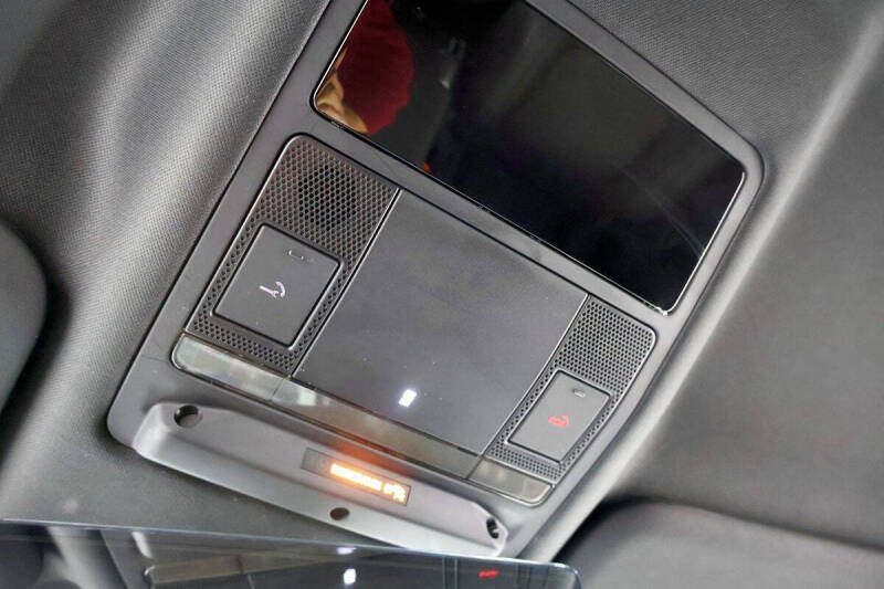 2023 Land Rover Defender 90 S