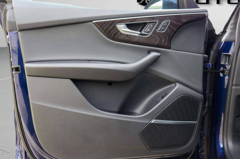 2021 Audi Q8 quattro Premium Plus 55 TFSI