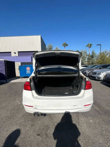 2012 BMW 3 Series 328i