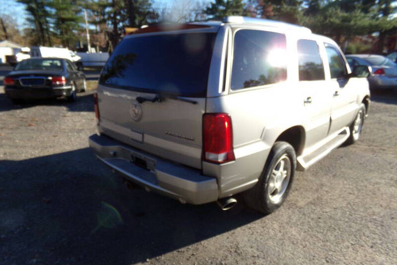 2004 Cadillac Escalade Base photo 5