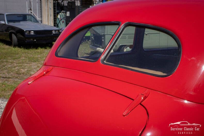 1937 Ford Tudor