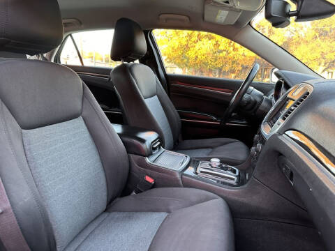 2019 Chrysler 300 Touring