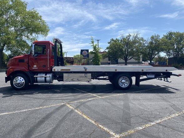 2024 Mack MD6