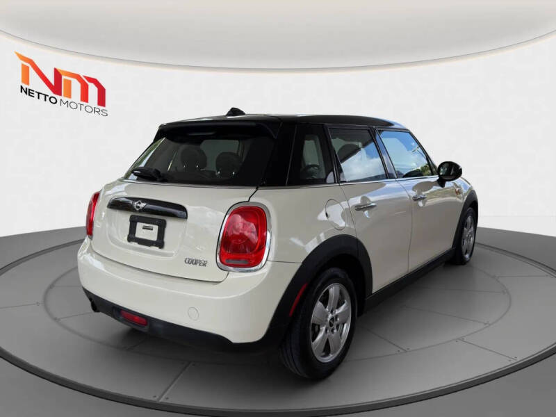 2017 MINI Hardtop 4 Door Cooper