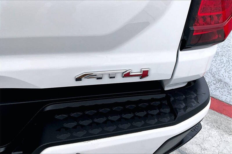 2024 GMC Canyon AT4