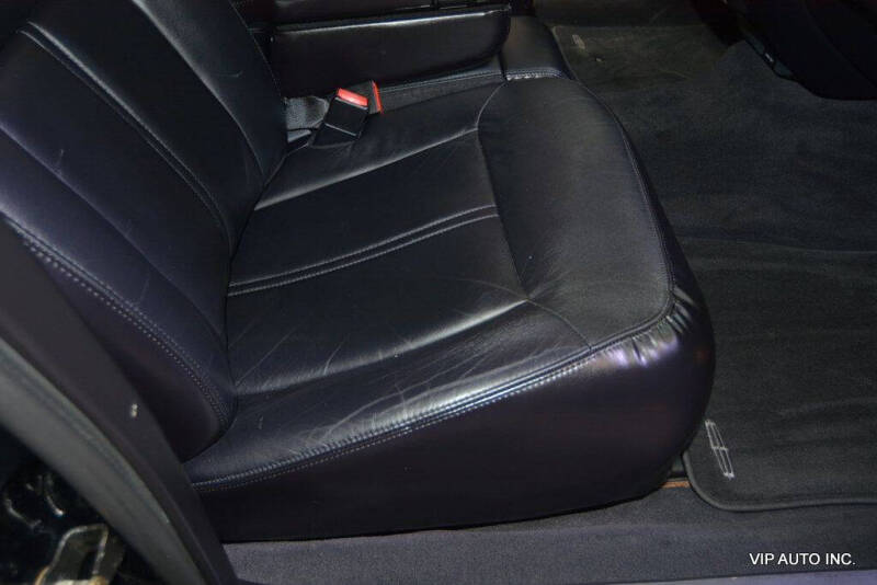 2005 Lincoln Town Car Signature Limited