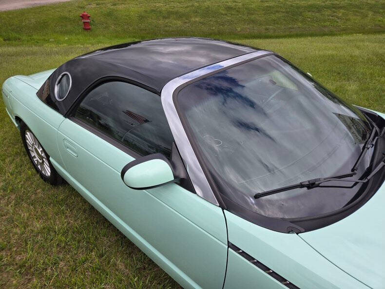 2004 Ford Thunderbird Deluxe