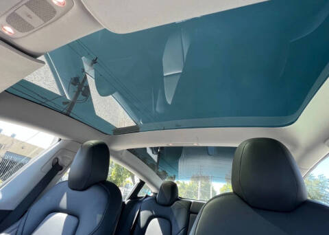 2020 Tesla Model 3 Standard Range Plus