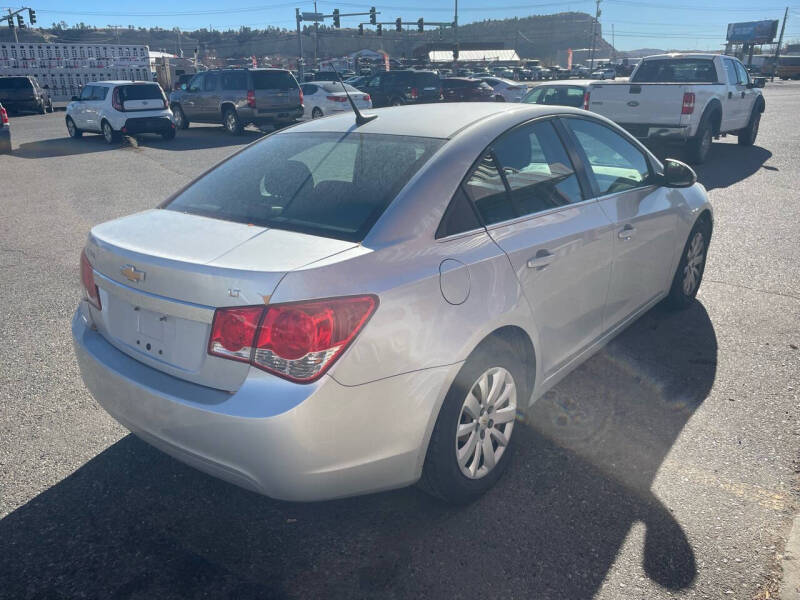 2011 Chevrolet Cruze 1LT photo 4