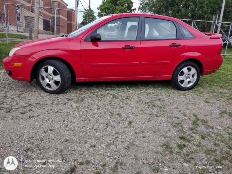 2007 Ford Focus for sale at Double Take Auto Sales LLC in Dayton OH